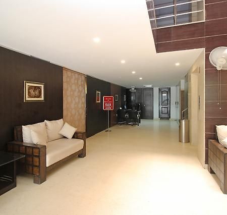 Hotel New Walnut Castle Paharganj Екстериор снимка