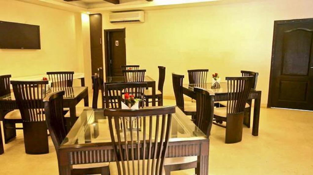 Hotel New Walnut Castle Paharganj Екстериор снимка